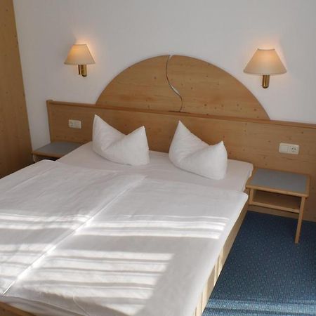 Hotel Zur Werra シュマルカルデン エクステリア 写真