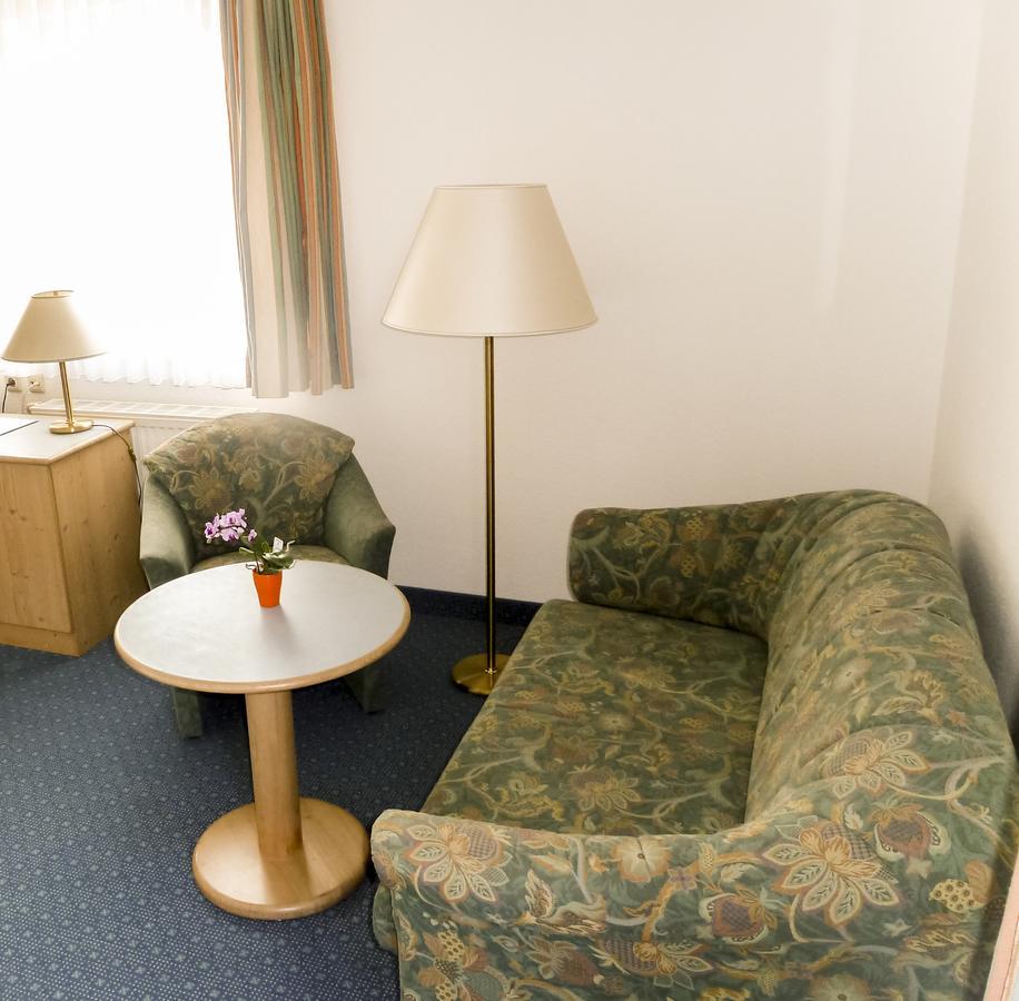 Hotel Zur Werra シュマルカルデン エクステリア 写真