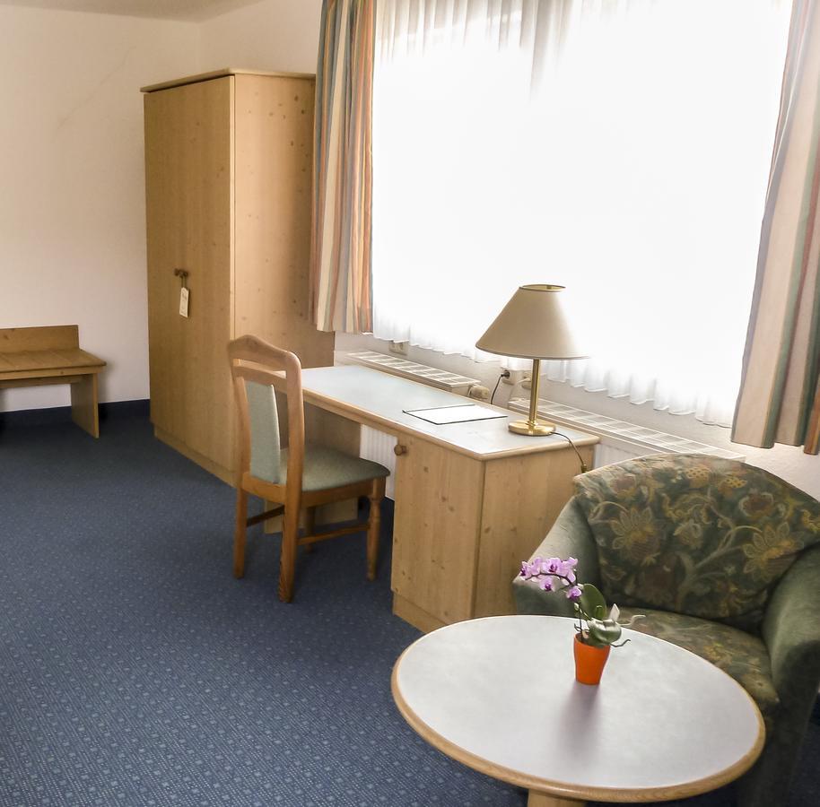 Hotel Zur Werra シュマルカルデン エクステリア 写真