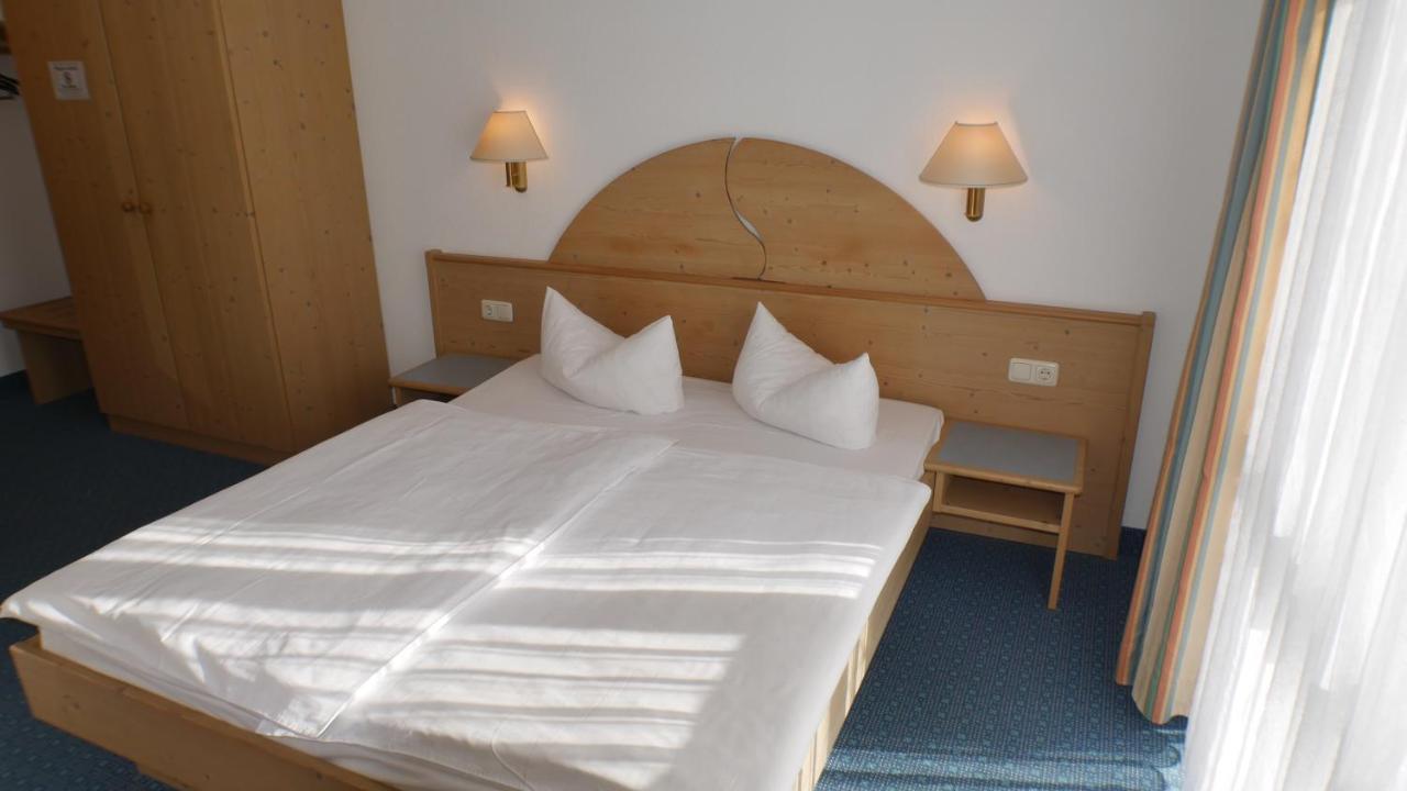 Hotel Zur Werra シュマルカルデン エクステリア 写真