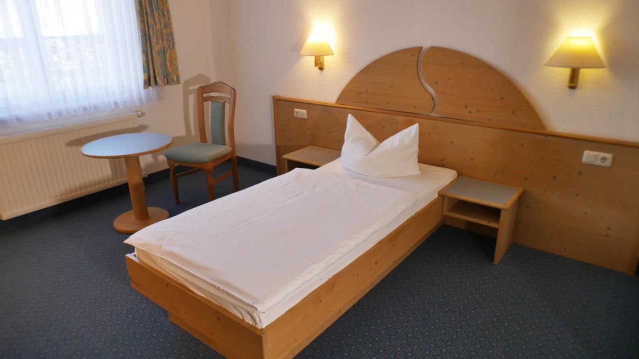 Hotel Zur Werra シュマルカルデン エクステリア 写真